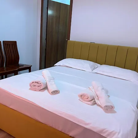 Rei's בית הארחה