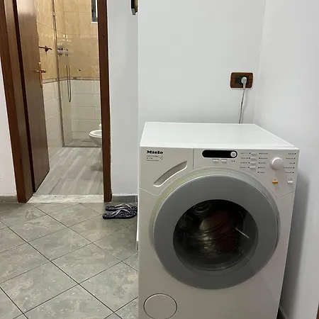 Rei's * טיראנה